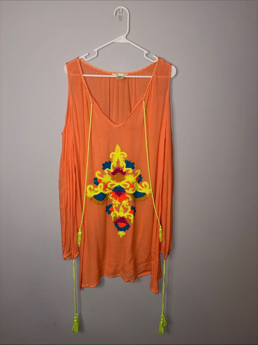 Lucky & Coco Orange Embroidered V-Neck Cold Shoulder Women's Dress Small
